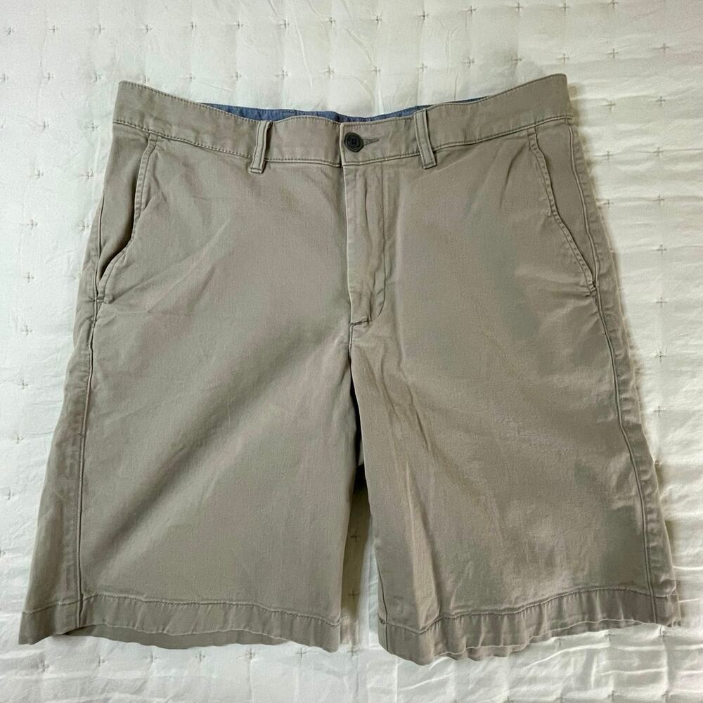 L.L. Bean Lake Washed Stretch Flat Front Cotton Shorts Men's 34 Tan
